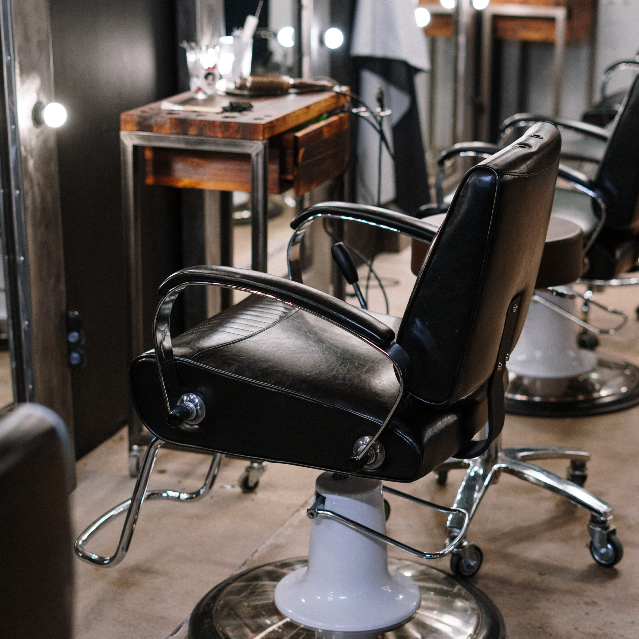 http://absolute-barbers.co.uk/wp-content/uploads/2021/06/Contact_Image-2048x2048.png
